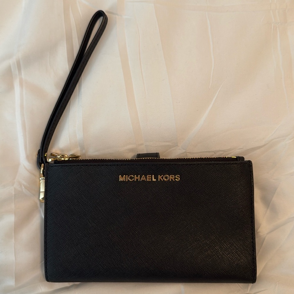 Michael Kors Adele Leather Smartphone black wallet with gold hardware